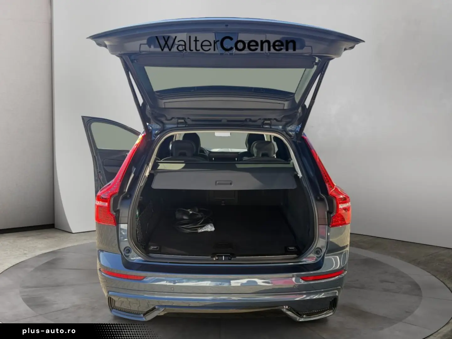 VOLVO XC60 T6 AWD Plug-in Hybrid Plus Dark 360  Busine