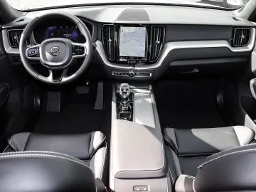 VOLVO XC60 R Design Plus Dark Recharge Plug-In Hybrid