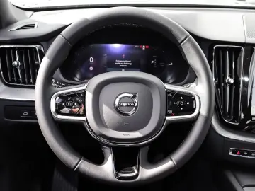 VOLVO XC60 R Design Plus Dark Recharge Plug-In Hybrid