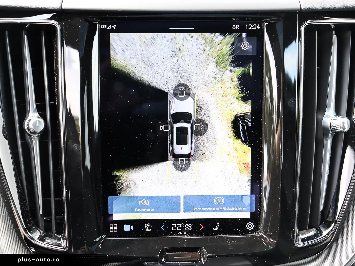 VOLVO XC60 R Design Plus Dark Recharge Plug-In Hybrid