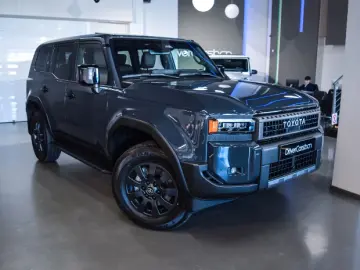 Toyota Land Cruiser VX HIBRID - 7 LOCURI