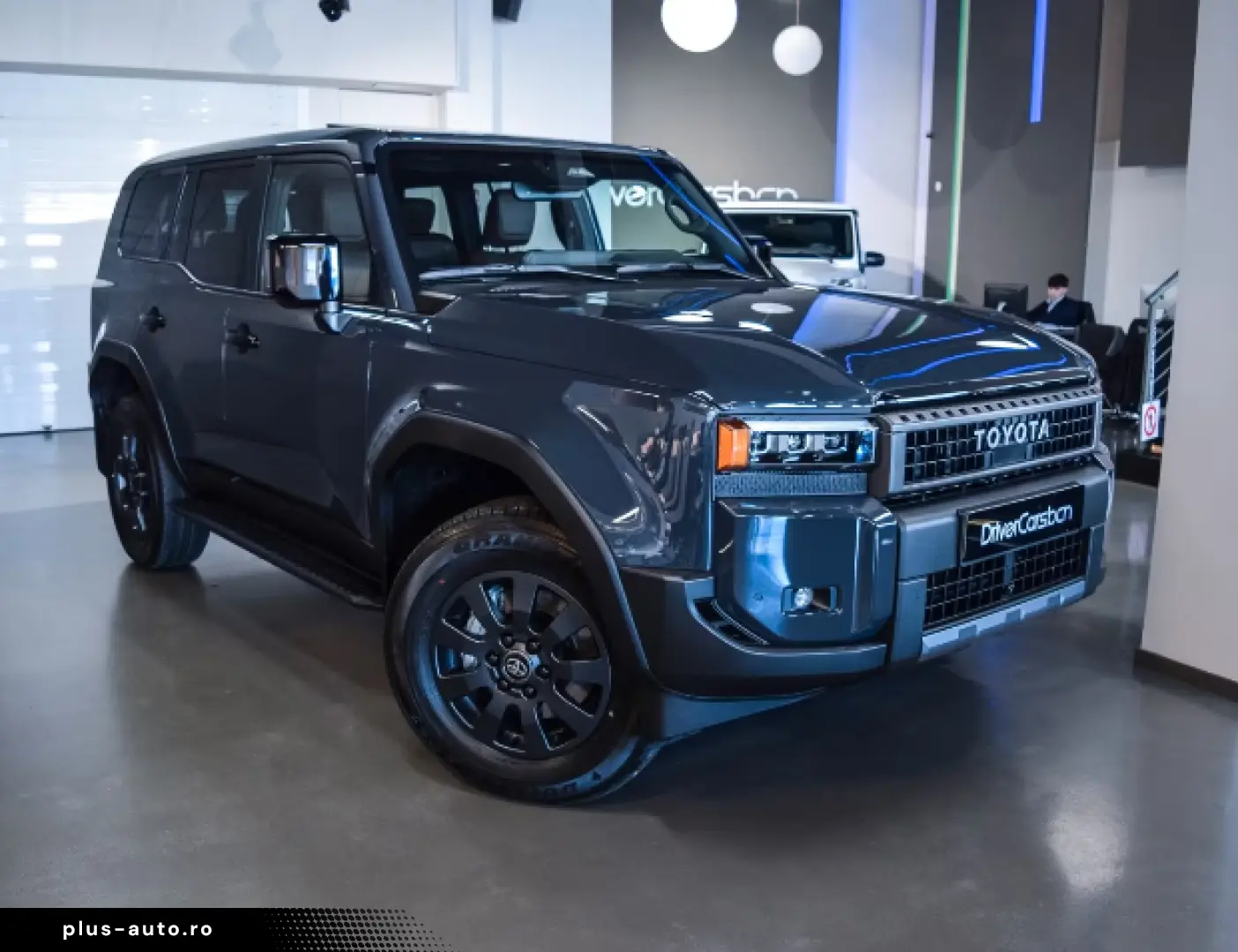 Toyota Land Cruiser VX HIBRID - 7 LOCURI