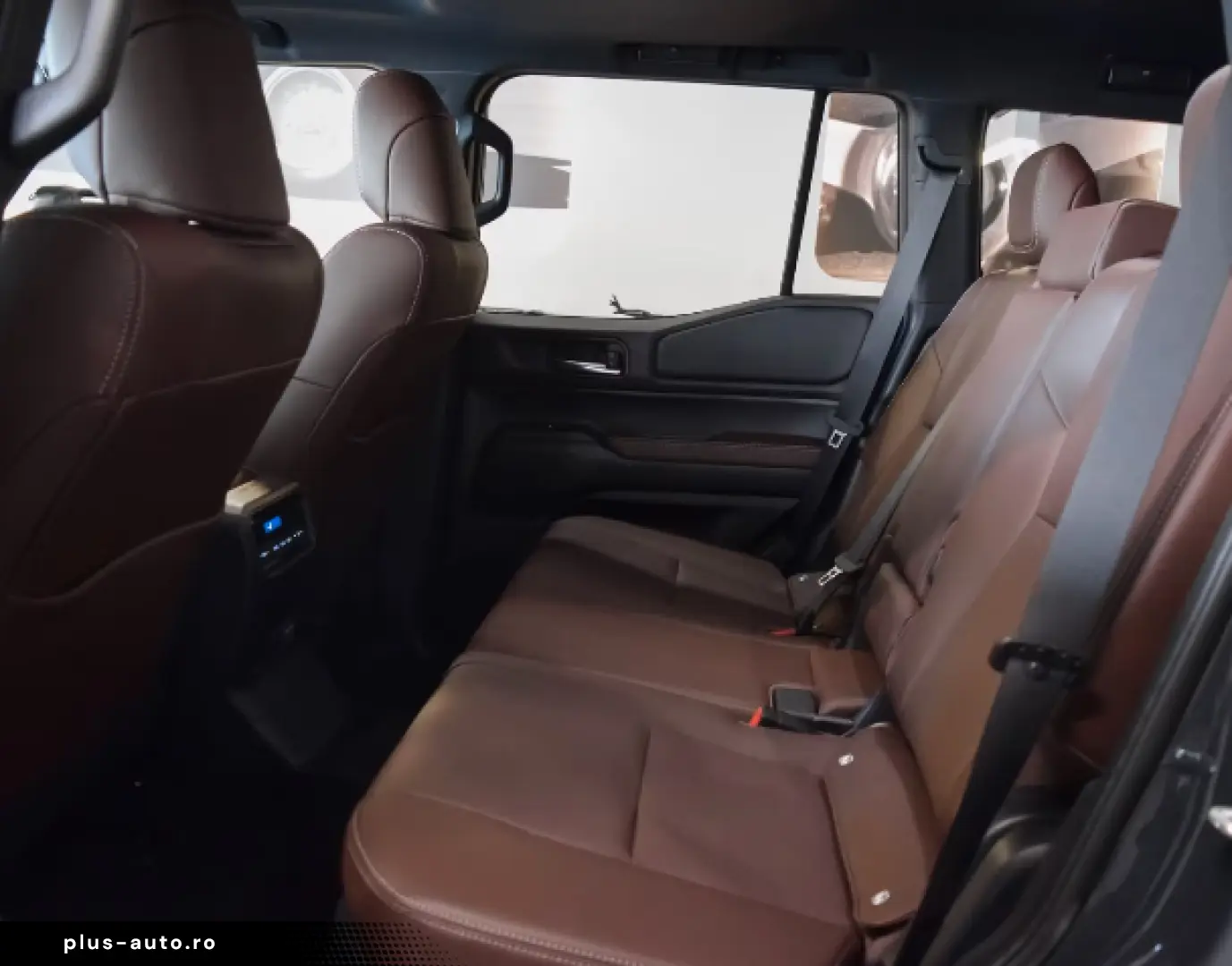 Toyota Land Cruiser VX HIBRID - 7 LOCURI