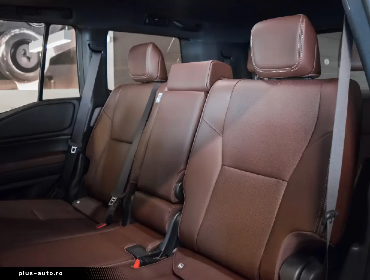 Toyota Land Cruiser VX HIBRID - 7 LOCURI