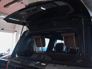 Toyota Land Cruiser VX HIBRID - 7 LOCURI