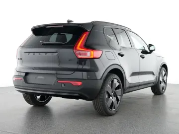 VOLVO XC40 Plus Black Edition 2WD Digitales Cockpit Me