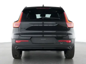 VOLVO XC40 Plus Black Edition 2WD Digitales Cockpit Me