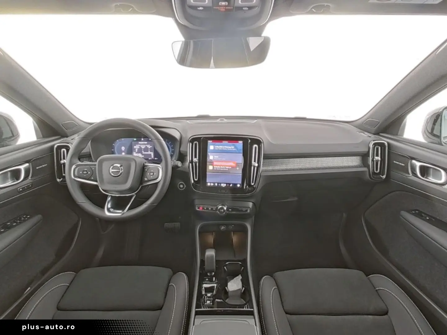 VOLVO XC40 Plus Black Edition 2WD Digitales Cockpit Me
