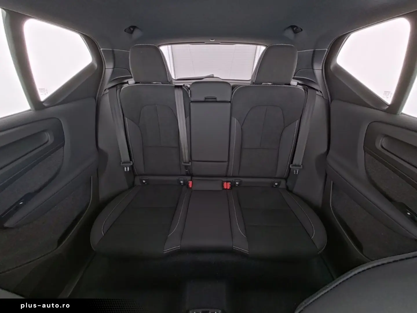 VOLVO XC40 Plus Black Edition 2WD Digitales Cockpit Me