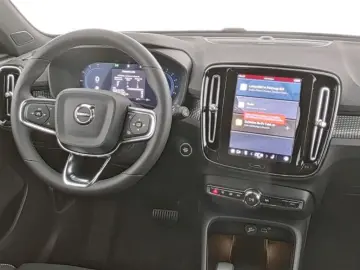 VOLVO XC40 Plus Black Edition 2WD Digitales Cockpit Me