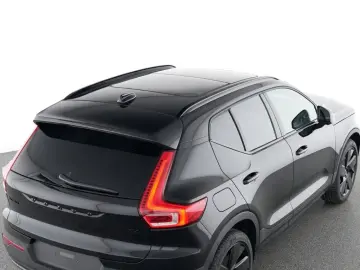 VOLVO XC40 Plus Black Edition 2WD Digitales Cockpit Me