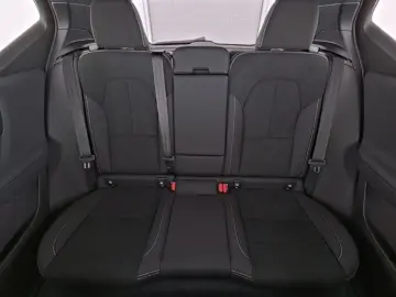 VOLVO XC40 Plus Black Edition 2WD Digitales Cockpit Me