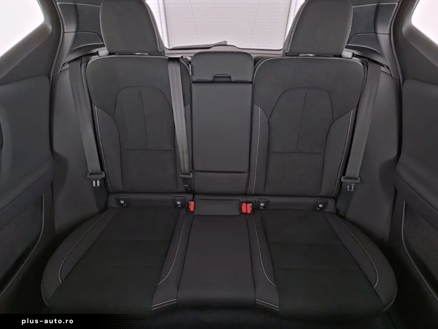 VOLVO XC40 Plus Black Edition 2WD Digitales Cockpit Me