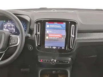 VOLVO XC40 Plus Black Edition 2WD Digitales Cockpit Me
