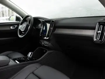 VOLVO XC40 B3 Plus Dark NAVI H K FACEL. LED 360  PANO