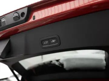 VOLVO XC40 B3 Plus Dark NAVI H K FACEL. LED 360  PANO