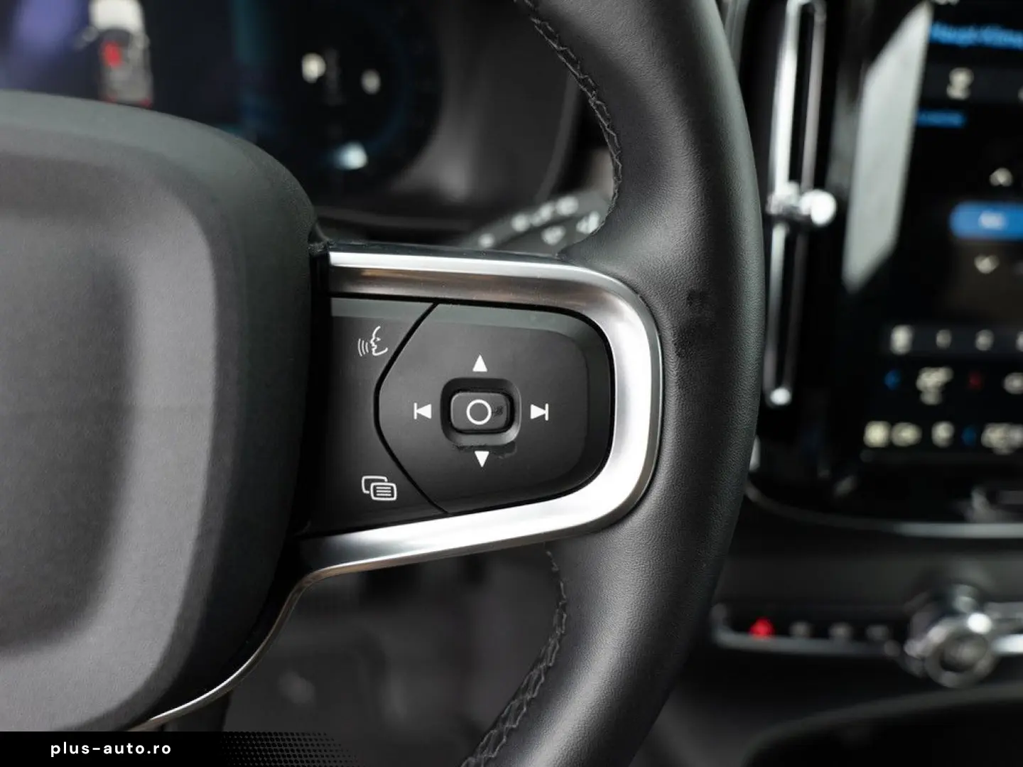 VOLVO XC40 B3 Plus Dark NAVI H K FACEL. LED 360  PANO