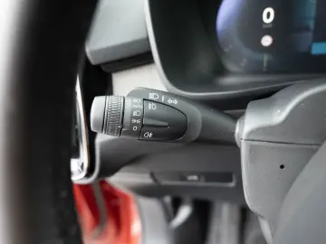 VOLVO XC40 B3 Plus Dark NAVI H K FACEL. LED 360  PANO