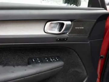 VOLVO XC40 B3 Plus Dark NAVI H K FACEL. LED 360  PANO