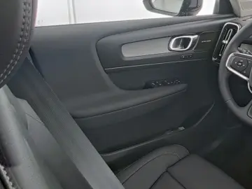 VOLVO XC40 B3 Plus Dark NAVI H K FACEL. LED 360  PANO