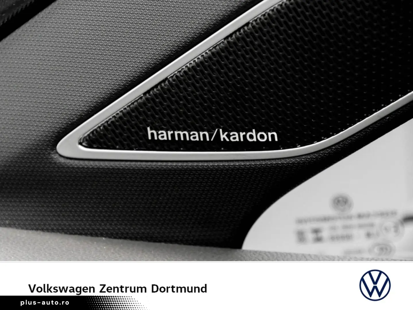 VW Golf VIII R BLACK EDITION 4X4 AKRAPOVIC LEDER 19