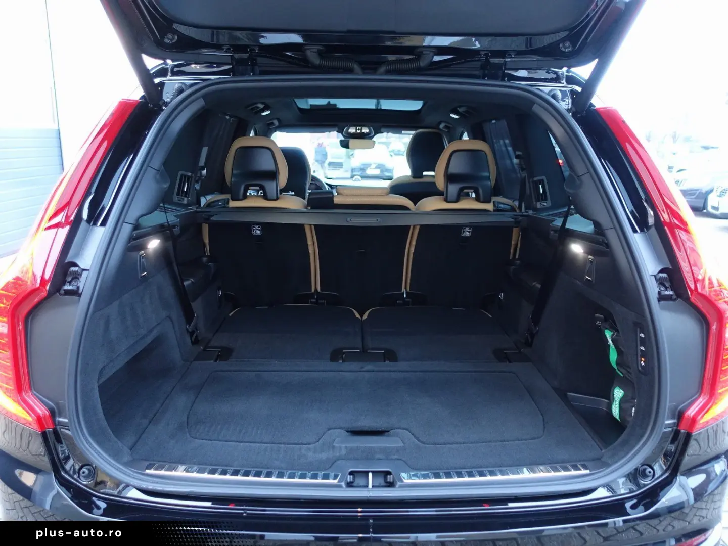 VOLVO XC90 T8 AWD Ultra Dark PANO HUD FOUR-C 360 B&W