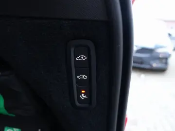 VOLVO XC90 T8 AWD Ultra Dark PANO HUD FOUR-C 360 B&W