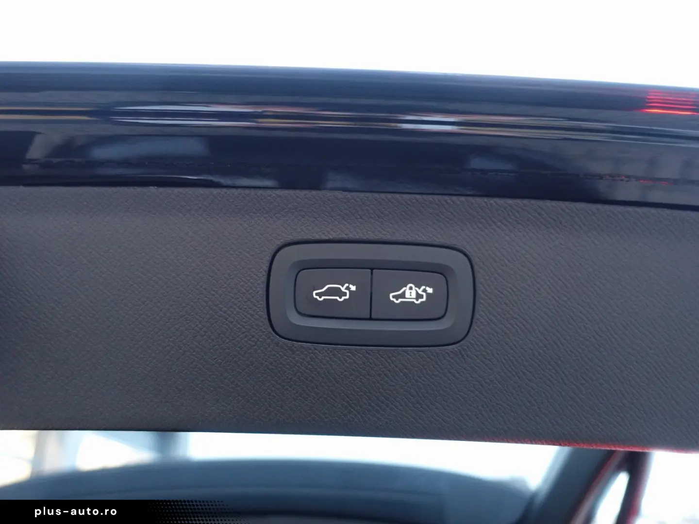 VOLVO XC90 T8 AWD Ultra Dark PANO HUD FOUR-C 360 B&W