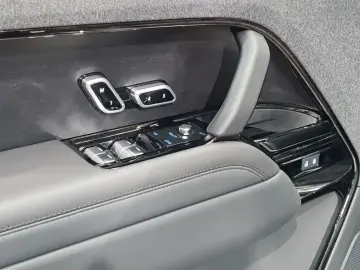 LAND ROVER Range Rover Sport D300 Dynamic SE