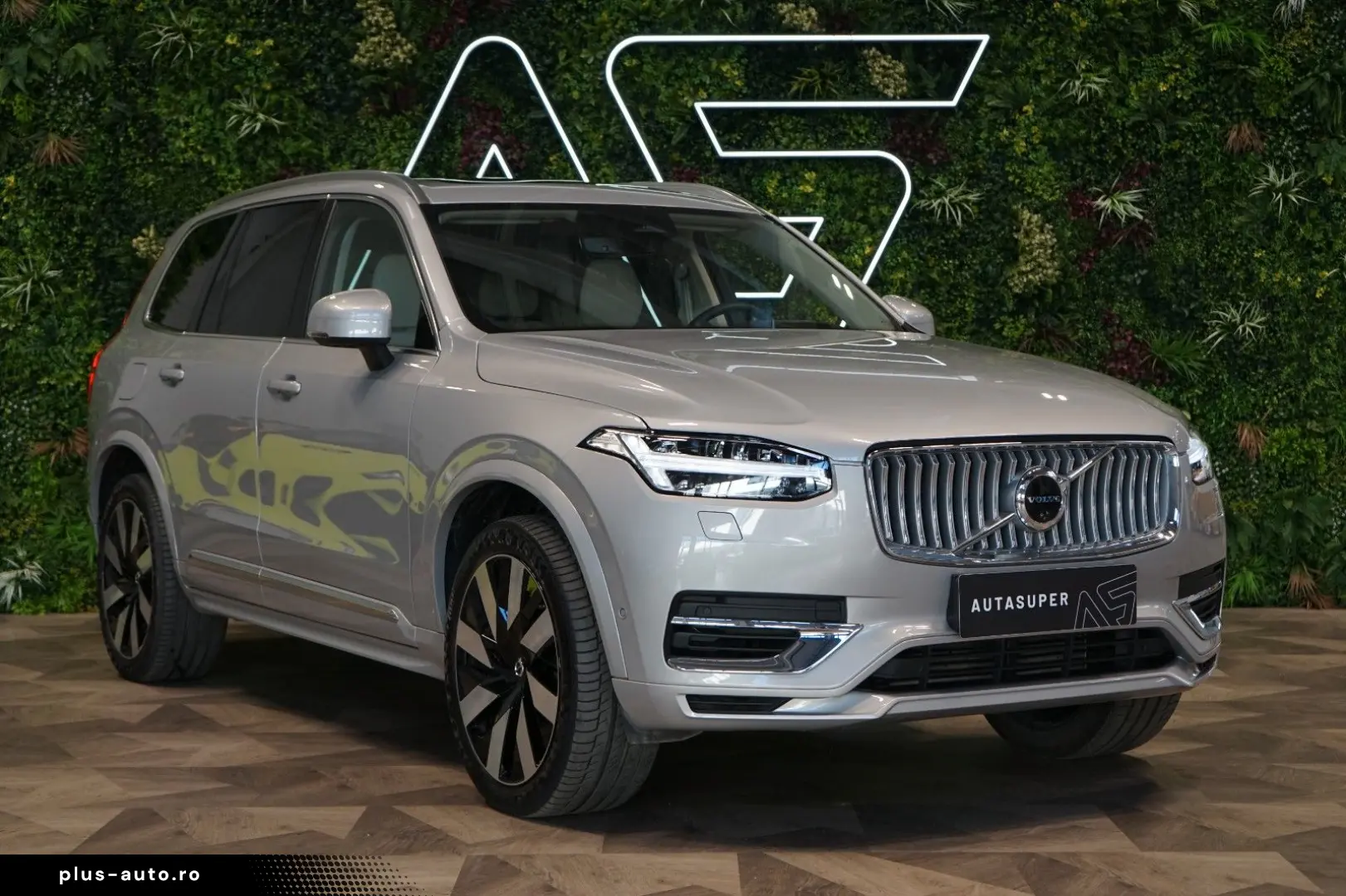 VOLVO XC90 T8 RECHARGE PANO 360 AIR 60.826€ NETTO