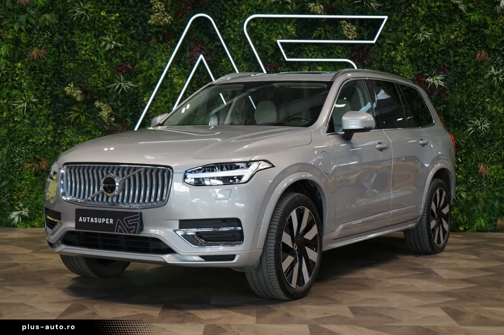 VOLVO XC90 T8 RECHARGE PANO 360 AIR 60.826€ NETTO