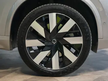 VOLVO XC90 T8 RECHARGE PANO 360 AIR 60.826€ NETTO