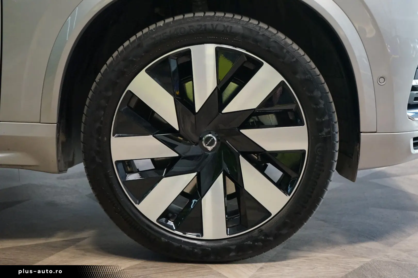 VOLVO XC90 T8 RECHARGE PANO 360 AIR 60.826€ NETTO