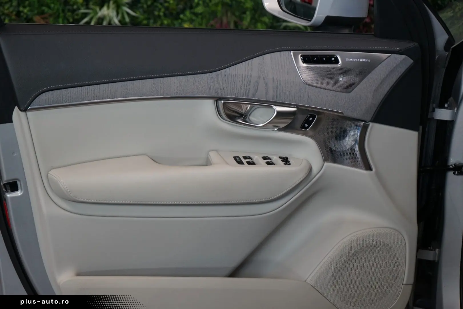 VOLVO XC90 T8 RECHARGE PANO 360 AIR 60.826€ NETTO