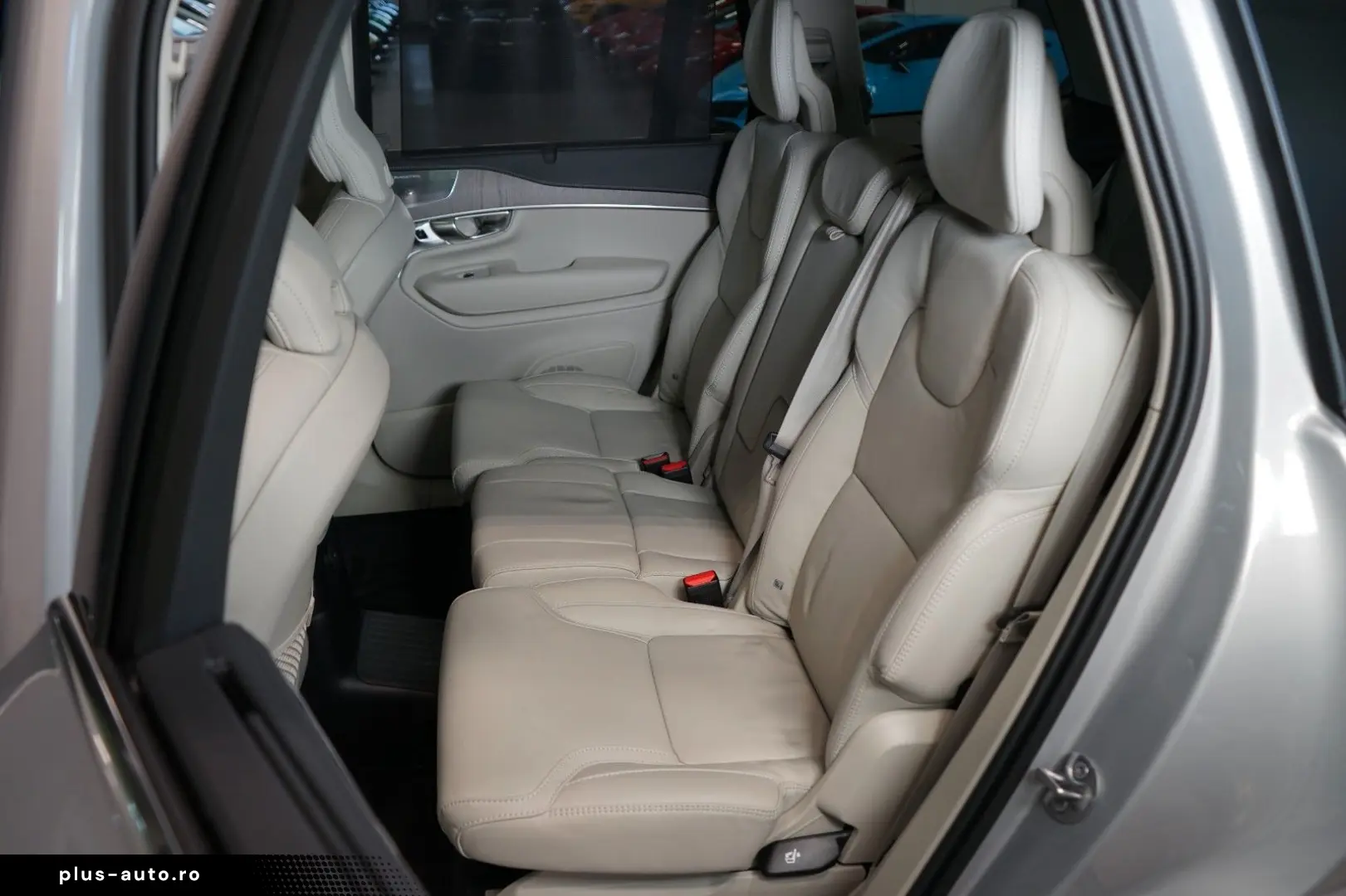 VOLVO XC90 T8 RECHARGE PANO 360 AIR 60.826€ NETTO