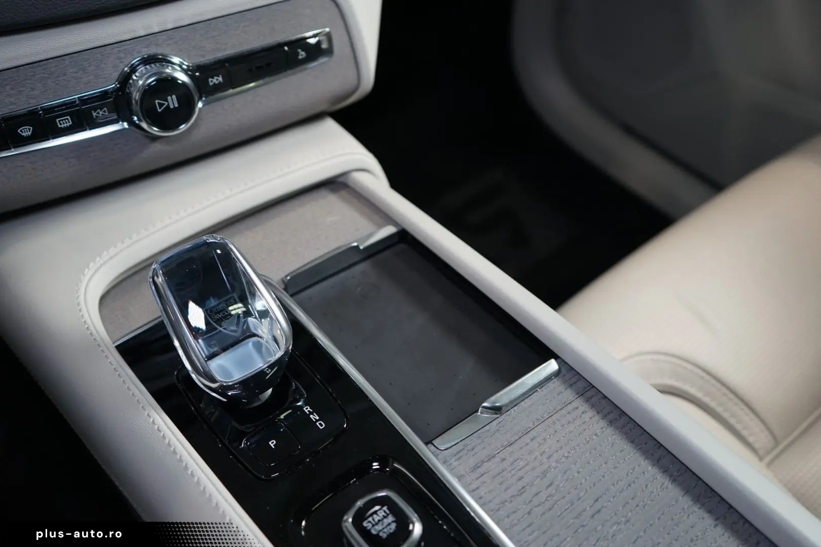 VOLVO XC90 T8 RECHARGE PANO 360 AIR 60.826€ NETTO