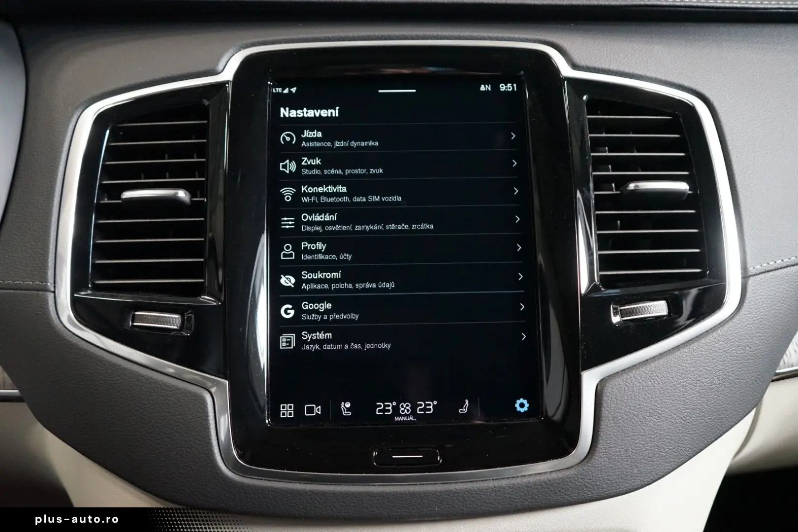 VOLVO XC90 T8 RECHARGE PANO 360 AIR 60.826€ NETTO