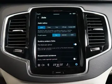 VOLVO XC90 T8 RECHARGE PANO 360 AIR 60.826€ NETTO