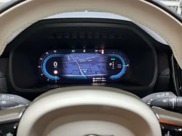 VOLVO XC90 T8 AWD Plug-in Hybrid Ultra Bright