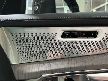 VOLVO XC90 T8 AWD Plug-in Hybrid Ultra Bright