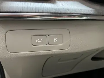 VOLVO XC90 T8 AWD Plug-in Hybrid Ultra Bright