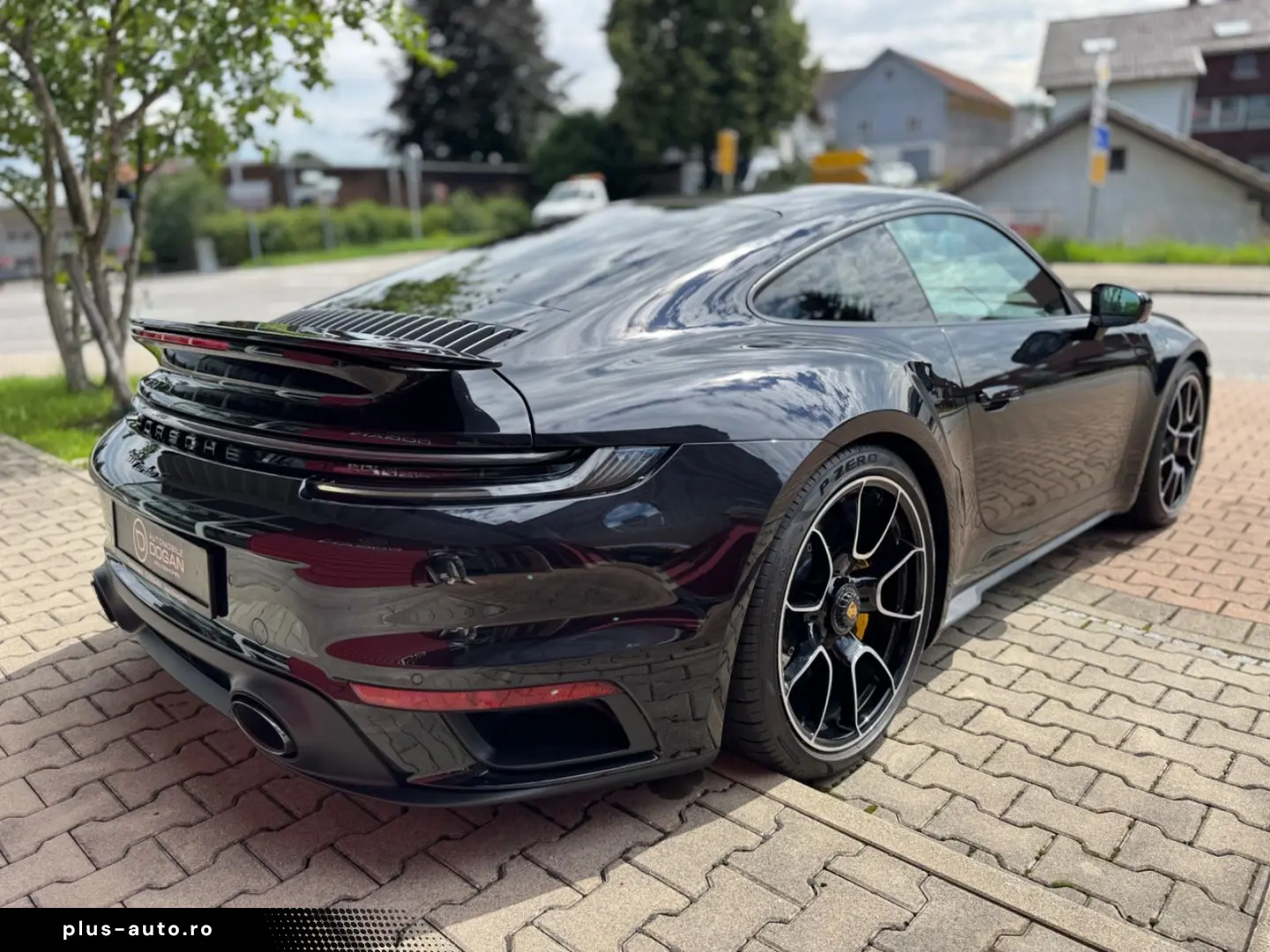 PORSCHE 992 Turbo S Coupé Carbondach Lift Burmeister 360
