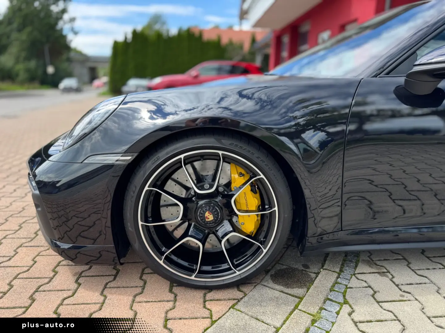 PORSCHE 992 Turbo S Coupé Carbondach Lift Burmeister 360