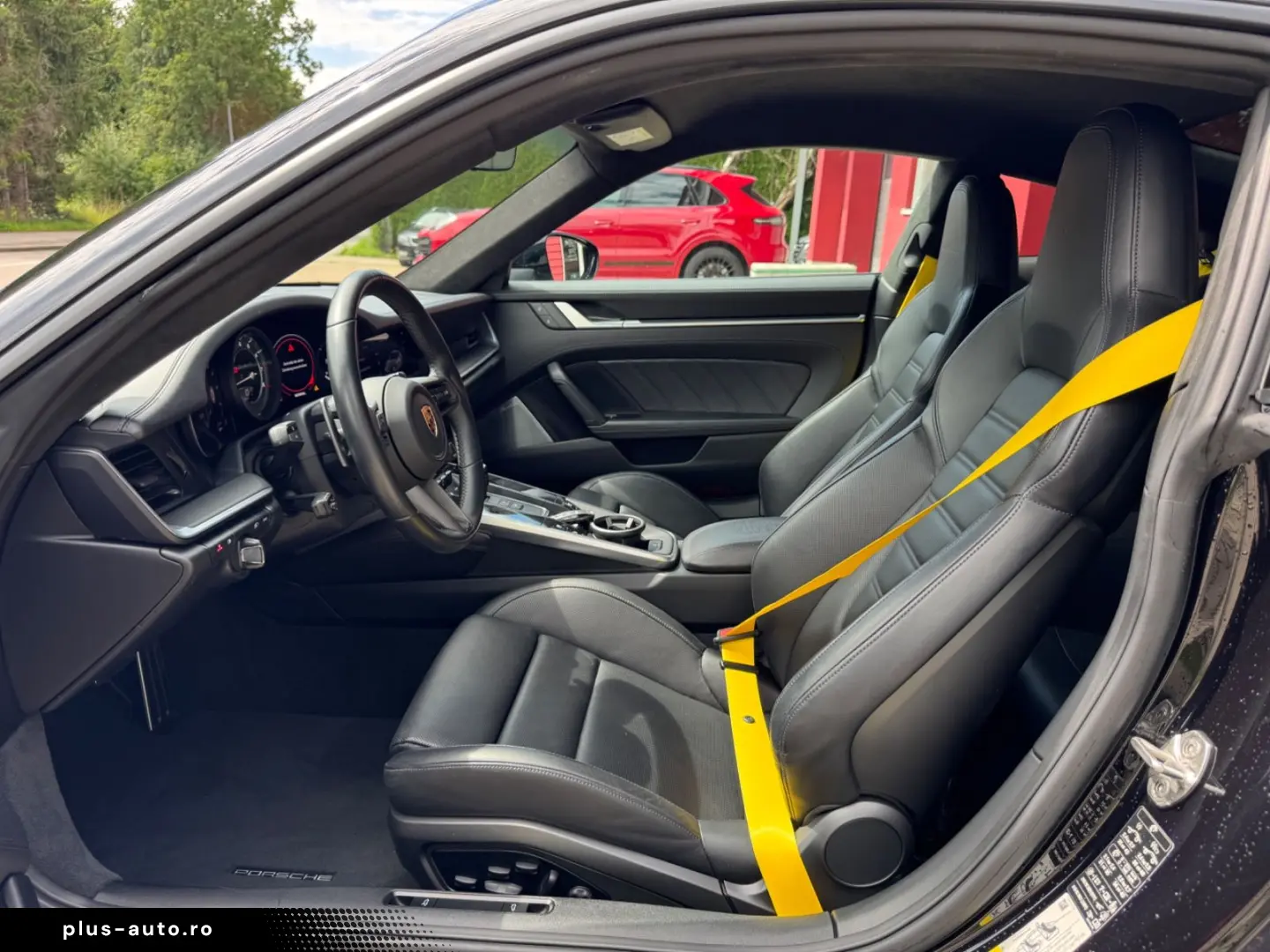 PORSCHE 992 Turbo S Coupé Carbondach Lift Burmeister 360