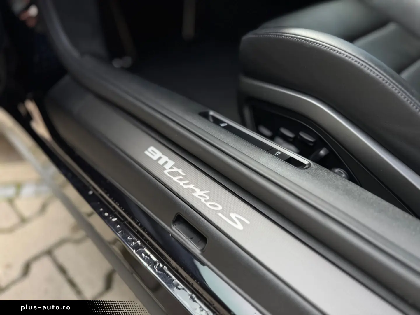 PORSCHE 992 Turbo S Coupé Carbondach Lift Burmeister 360