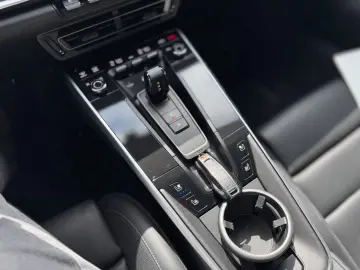 PORSCHE 992 Turbo S Coupé Carbondach Lift Burmeister 360