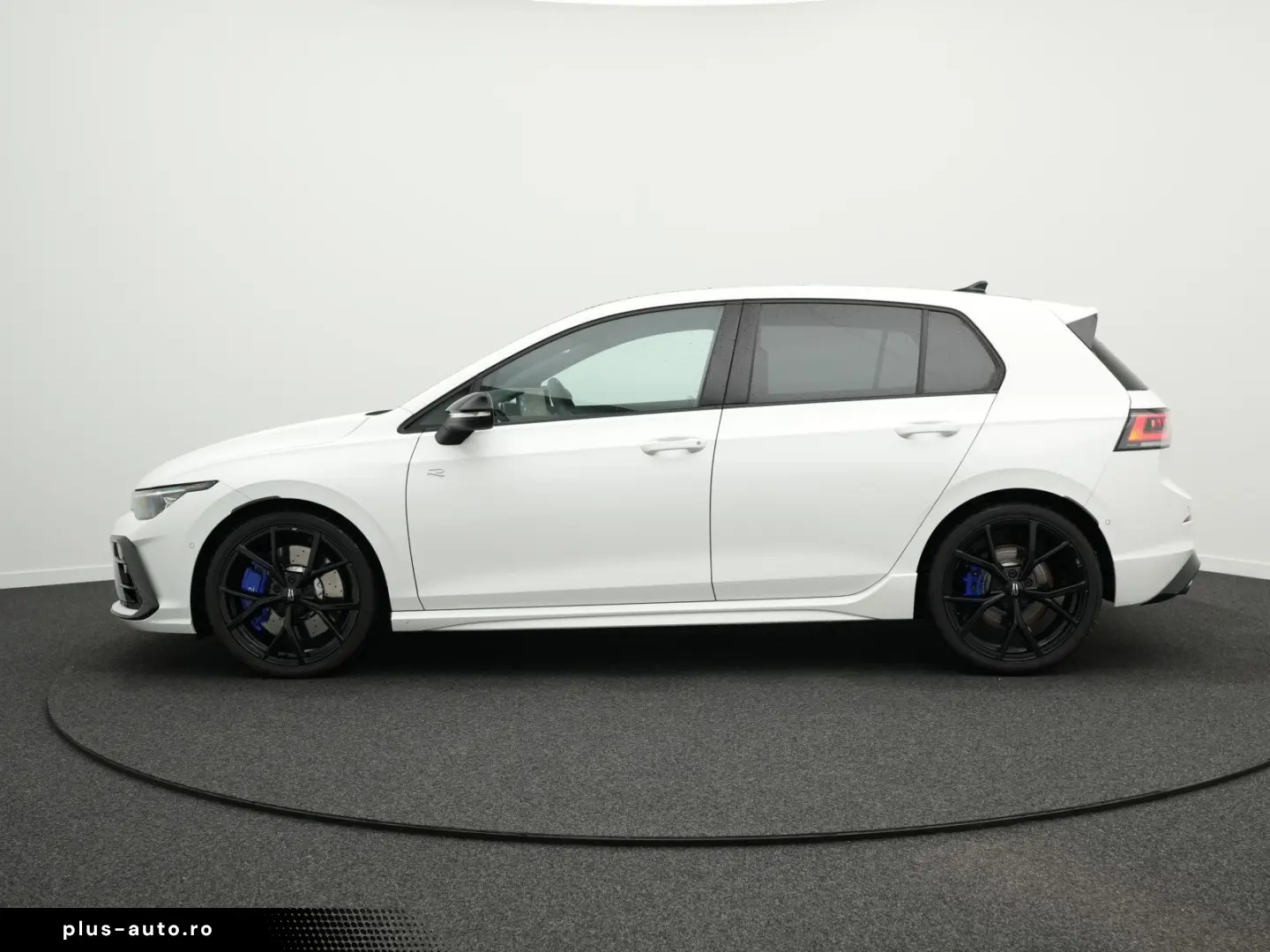 VW Golf VIII R 2.0 TSI 4Motion  IQ.LIGHT ACC 8-fach