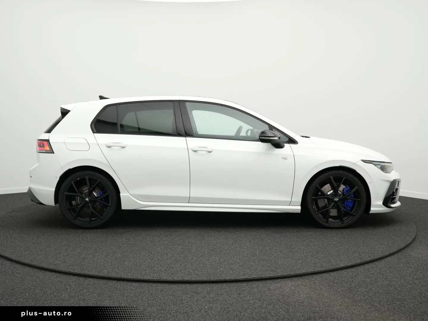 VW Golf VIII R 2.0 TSI 4Motion  IQ.LIGHT ACC 8-fach