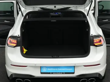 VW Golf VIII R 2.0 TSI 4Motion  IQ.LIGHT ACC 8-fach