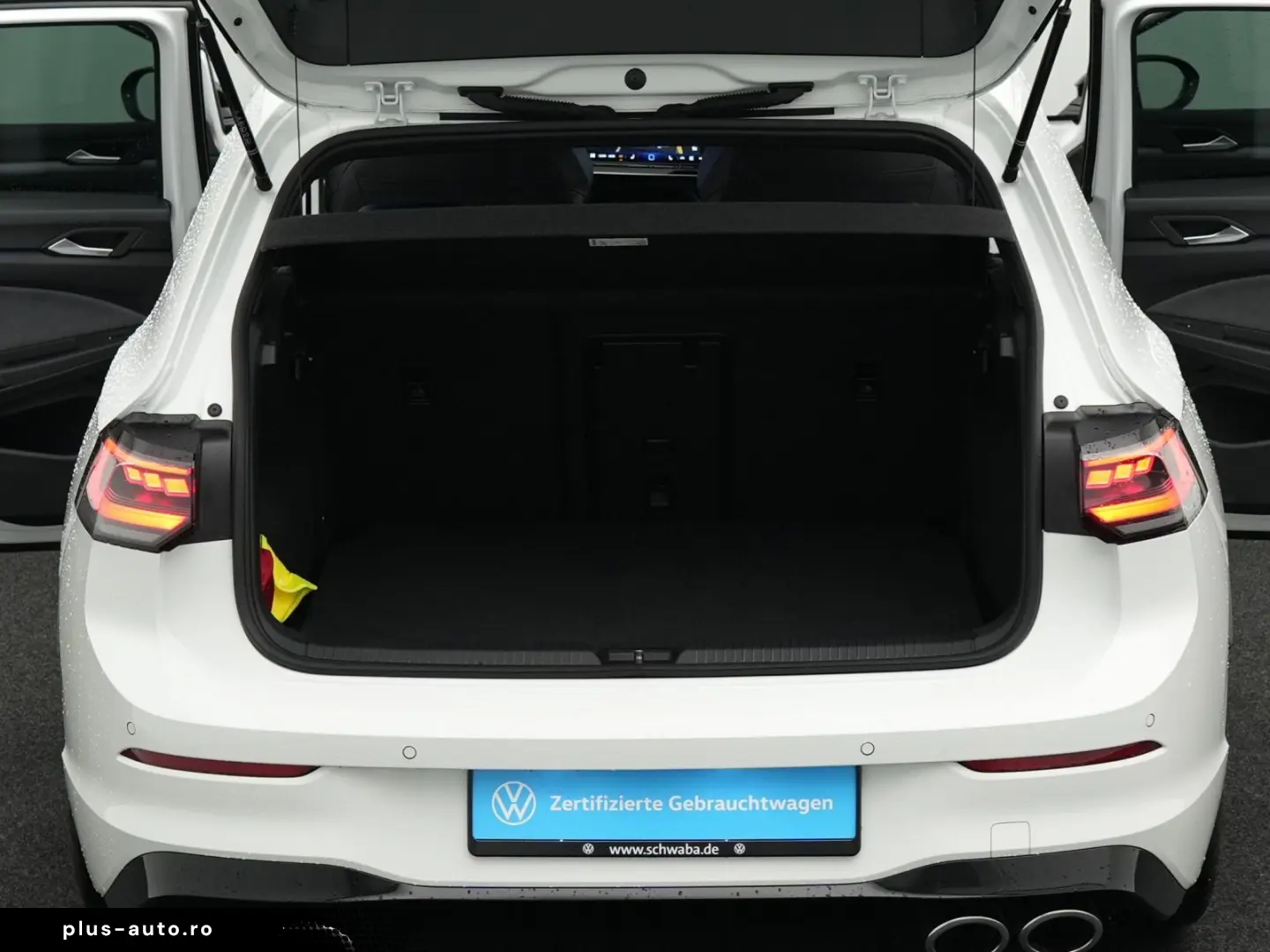 VW Golf VIII R 2.0 TSI 4Motion  IQ.LIGHT ACC 8-fach